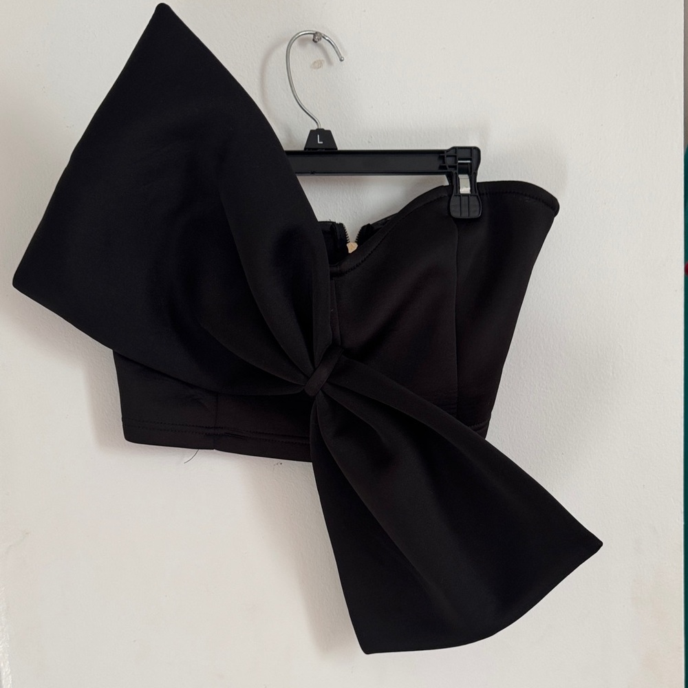 Elegant Black Bow Crop Top